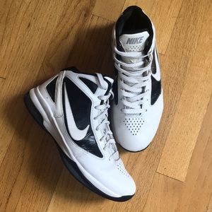NIKE basketball shoes